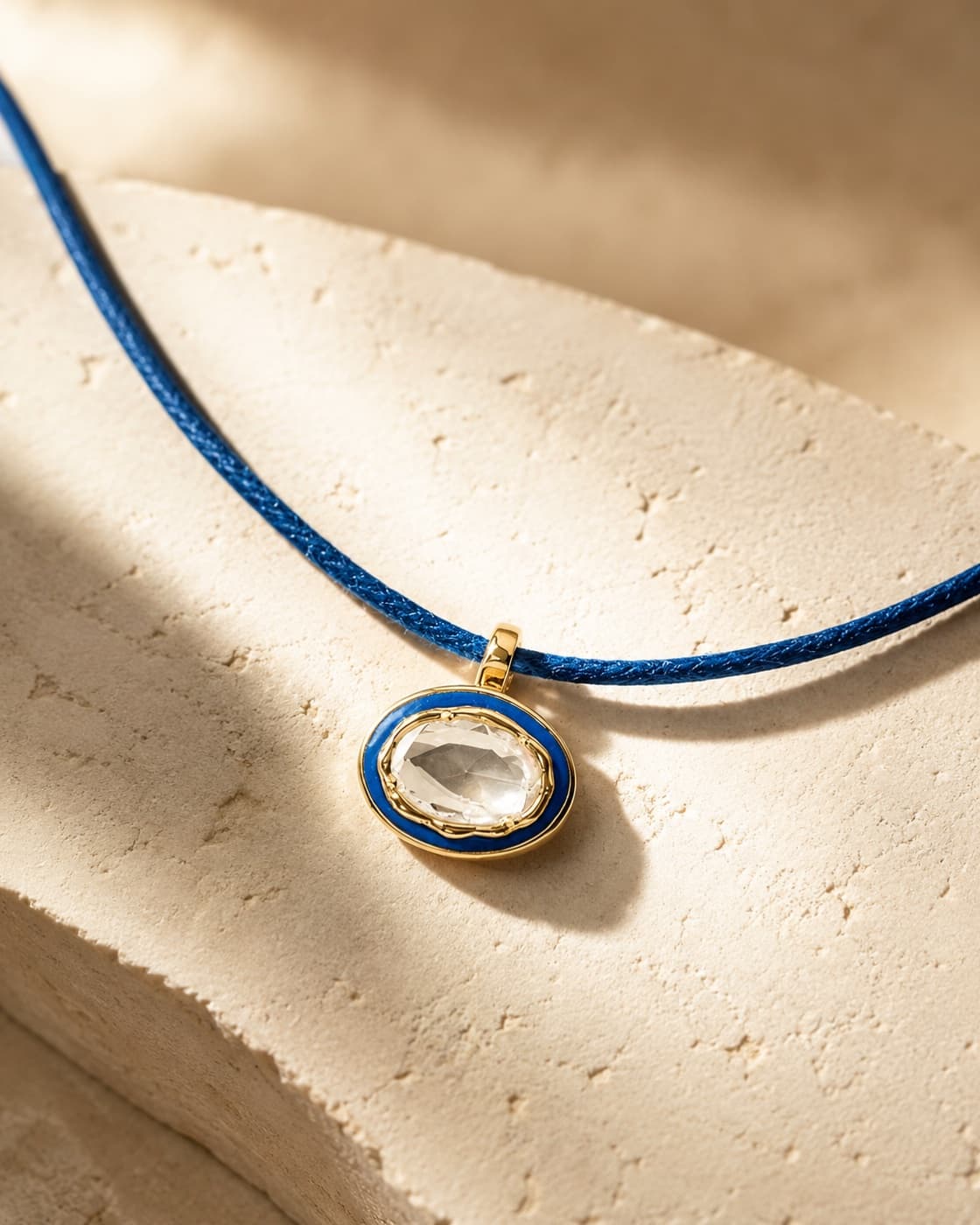 Eternal Lines - Necklace Deep Red, Gold Metal Cord Diamond in detail